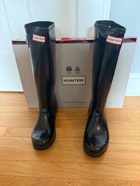 Hunter Gloss Black Knee-High Women's  Rain Boots Size 7